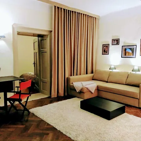 Charming Vintage Piata Sfatului *