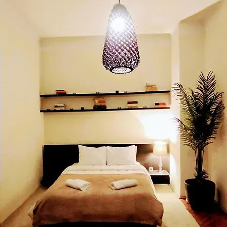 Charming Vintage Piata Sfatului Apartment *