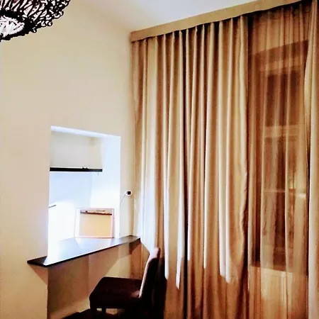 Charming Vintage Piata Sfatului Apartment *