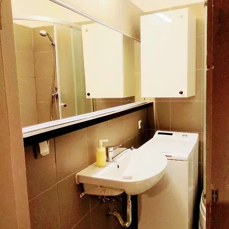Charming Vintage Piata Sfatului Apartment